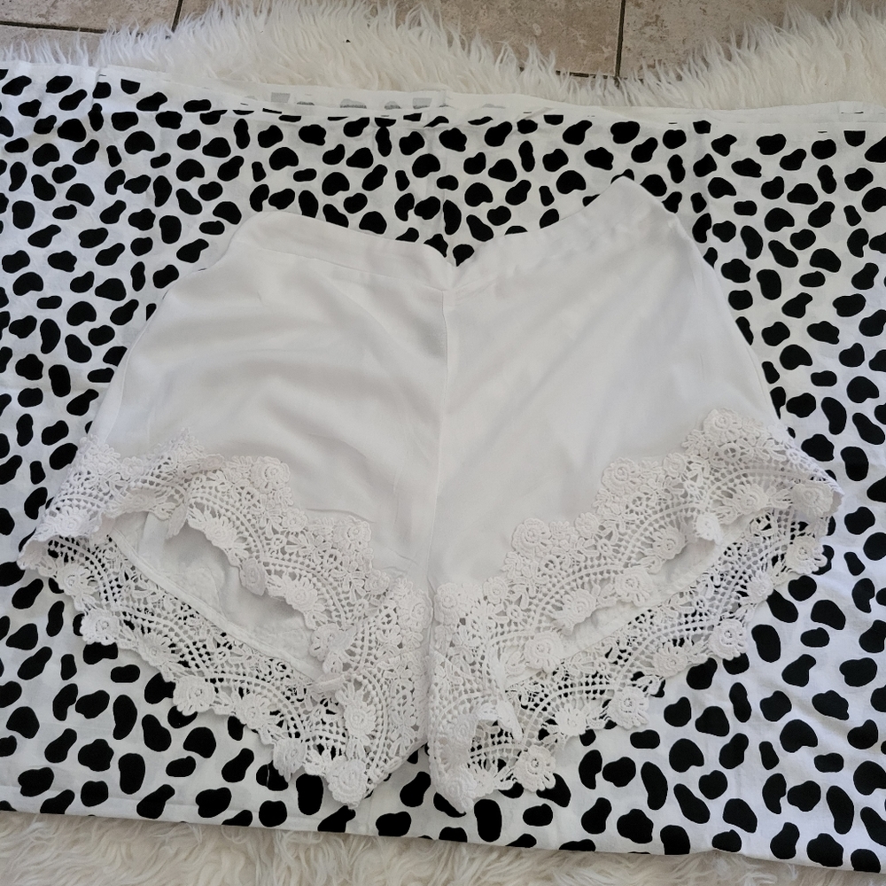 Shorts - Picture 4 of 5